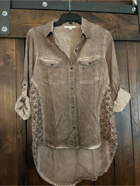 Vintage-Inspired Taupe Button-Down Shirt with Lace Side Panels. New.